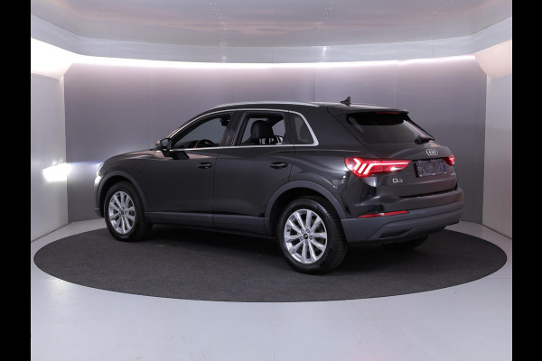 Audi Q3 45 TFSI e Business Edition 245 pk S-tronic | Navigatie | Parkeersensoren | Achteruitrijcamera | Adaptieve cruise control | Stoelverwarming | S-Line interieur |