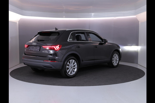 Audi Q3 45 TFSI e Business Edition 245 pk S-tronic | Navigatie | Parkeersensoren | Achteruitrijcamera | Adaptieve cruise control | Stoelverwarming | S-Line interieur |