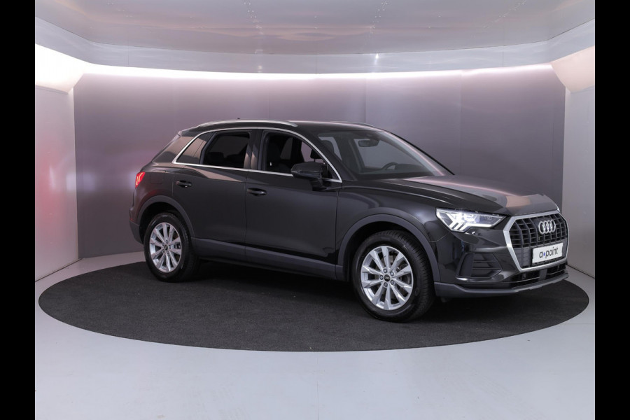 Audi Q3 45 TFSI e Business Edition 245 pk S-tronic | Navigatie | Parkeersensoren | Achteruitrijcamera | Adaptieve cruise control | Stoelverwarming | S-Line interieur |