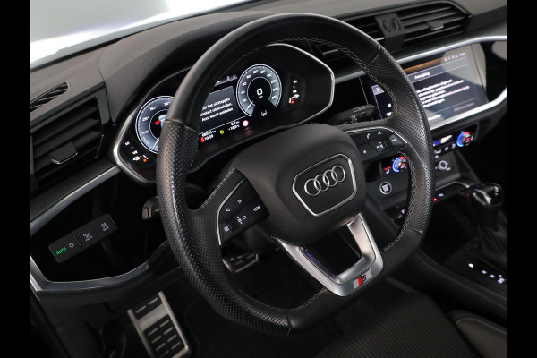 Audi Q3 45 TFSI e Business Edition 245 pk S-tronic | Navigatie | Parkeersensoren | Achteruitrijcamera | Adaptieve cruise control | Stoelverwarming | S-Line interieur |