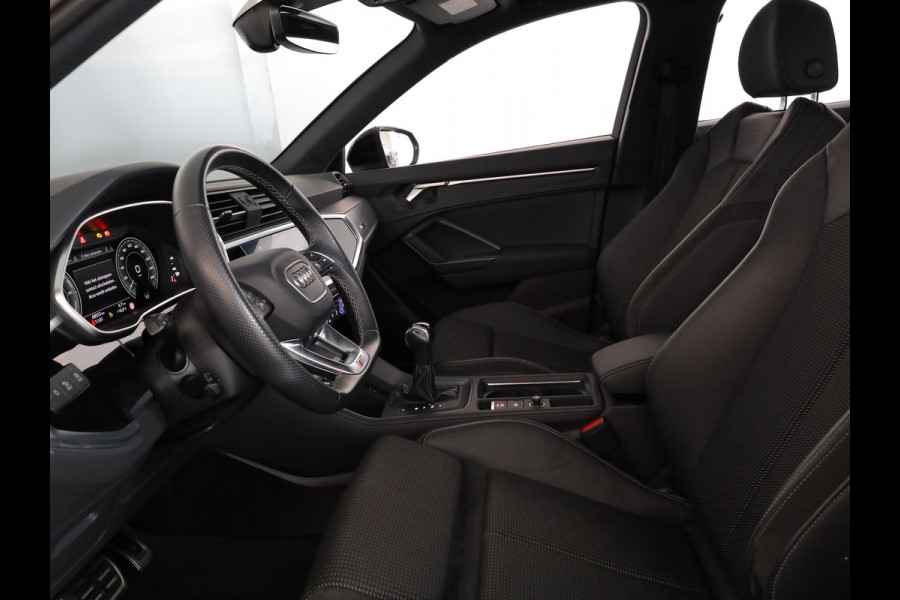 Audi Q3 45 TFSI e Business Edition 245 pk S-tronic | Navigatie | Parkeersensoren | Achteruitrijcamera | Adaptieve cruise control | Stoelverwarming | S-Line interieur |