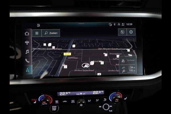 Audi Q3 45 TFSI e Business Edition 245 pk S-tronic | Navigatie | Parkeersensoren | Achteruitrijcamera | Adaptieve cruise control | Stoelverwarming | S-Line interieur |