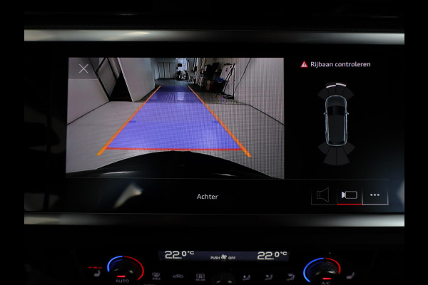 Audi Q3 45 TFSI e Business Edition 245 pk S-tronic | Navigatie | Parkeersensoren | Achteruitrijcamera | Adaptieve cruise control | Stoelverwarming | S-Line interieur |