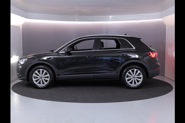 Audi Q3 45 TFSI e Business Edition 245 pk S-tronic | Navigatie | Parkeersensoren | Achteruitrijcamera | Adaptieve cruise control | Stoelverwarming | S-Line interieur |