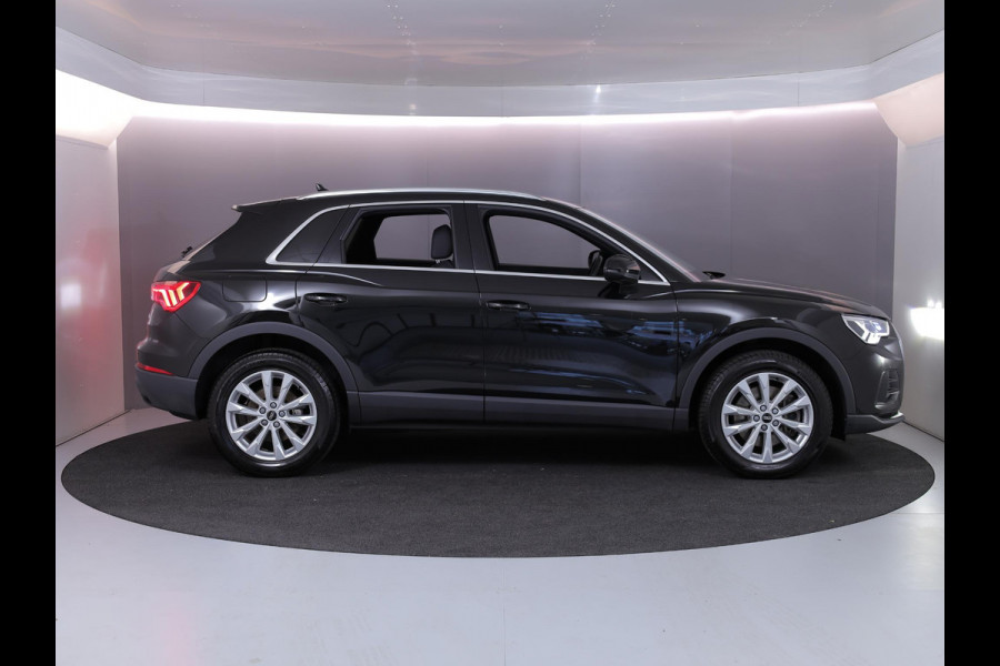 Audi Q3 45 TFSI e Business Edition 245 pk S-tronic | Navigatie | Parkeersensoren | Achteruitrijcamera | Adaptieve cruise control | Stoelverwarming | S-Line interieur |
