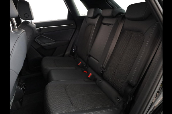 Audi Q3 45 TFSI e Business Edition 245 pk S-tronic | Navigatie | Parkeersensoren | Achteruitrijcamera | Adaptieve cruise control | Stoelverwarming | S-Line interieur |