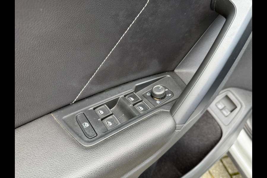 Volkswagen Tiguan 1.4 TSI eHybrid R-Line Business+ - Automaat - Climate - Navi - Camera - Parkeerhulp