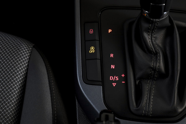 Seat Arona 1.0 TSI 116 PK Xcellence - Automaat | Cruise | Stoelverw. | PDC | NAV+App. Connect | ECC | DAB | LM 17" | Trekhaak | Seat Arona 1.0 TSI 116 PK Xcellence - Automaat | Cruise | Stoelverw. | PDC | NAV+App. Connect | ECC | DAB | LM 17" | Trekhaak |