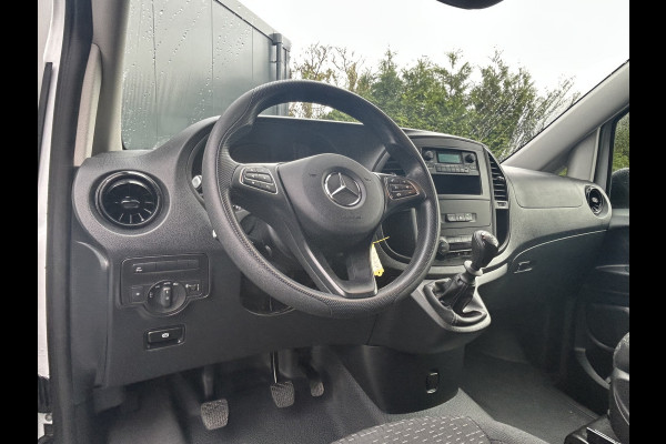 Mercedes-Benz Vito 110 CDI 102 PK RWD / L2H1 / 1e EIG. / 47.247 KM !! / TREKHAAK / ECC AIRCO / CRUISE / BLUETOOTH / PDC Mercedes-Benz Vito 110 CDI 102 PK RWD / L2H1 / 1e EIG. / 47.247 KM !! / TREKHAAK / ECC AIRCO / CRUISE / BLUETOOTH / PDC