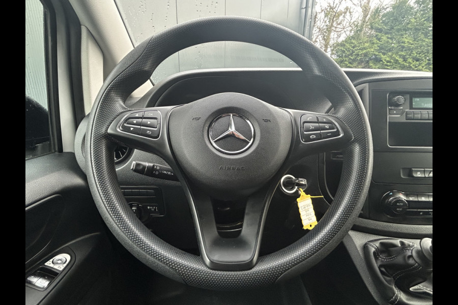 Mercedes-Benz Vito 110 CDI 102 PK RWD / L2H1 / 1e EIG. / 47.247 KM !! / TREKHAAK / ECC AIRCO / CRUISE / BLUETOOTH / PDC Mercedes-Benz Vito 110 CDI 102 PK RWD / L2H1 / 1e EIG. / 47.247 KM !! / TREKHAAK / ECC AIRCO / CRUISE / BLUETOOTH / PDC