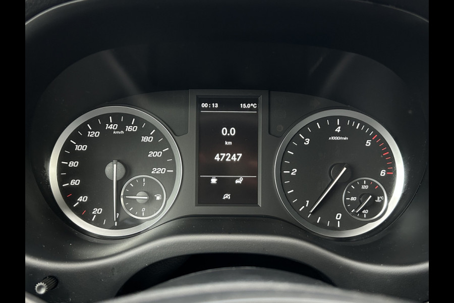 Mercedes-Benz Vito 110 CDI 102 PK RWD / L2H1 / 1e EIG. / 47.247 KM !! / TREKHAAK / ECC AIRCO / CRUISE / BLUETOOTH / PDC Mercedes-Benz Vito 110 CDI 102 PK RWD / L2H1 / 1e EIG. / 47.247 KM !! / TREKHAAK / ECC AIRCO / CRUISE / BLUETOOTH / PDC