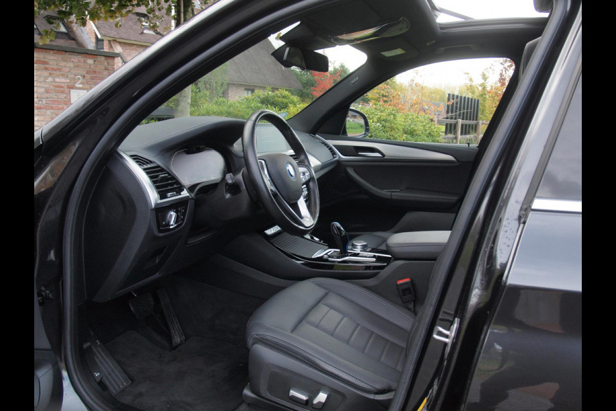 BMW iX3 Executive 80 kWh | Panoramadak | Camera | Trekhaak | Sfeerverlichting | Apple Carplay | BMW iX3 Executive 80 kWh | Panoramadak | Camera | Trekhaak | Sfeerverlichting | Apple Carplay |