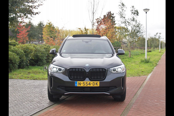 BMW iX3 Executive 80 kWh | Panoramadak | Camera | Trekhaak | Sfeerverlichting | Apple Carplay | BMW iX3 Executive 80 kWh | Panoramadak | Camera | Trekhaak | Sfeerverlichting | Apple Carplay |