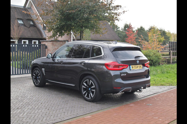 BMW iX3 Executive 80 kWh | Panoramadak | Camera | Trekhaak | Sfeerverlichting | Apple Carplay | BMW iX3 Executive 80 kWh | Panoramadak | Camera | Trekhaak | Sfeerverlichting | Apple Carplay |