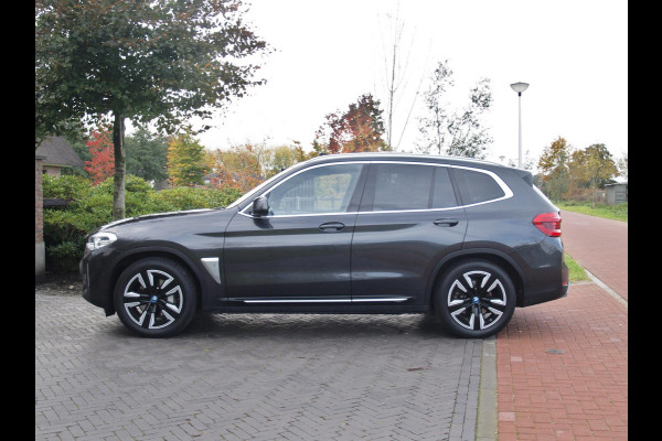 BMW iX3 Executive 80 kWh | Panoramadak | Camera | Trekhaak | Sfeerverlichting | Apple Carplay | BMW iX3 Executive 80 kWh | Panoramadak | Camera | Trekhaak | Sfeerverlichting | Apple Carplay |