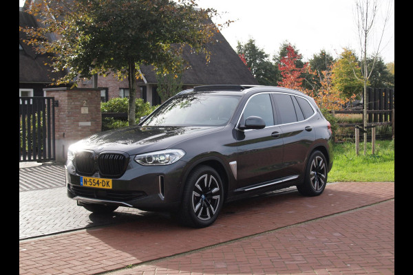 BMW iX3 Executive 80 kWh | Panoramadak | Camera | Trekhaak | Sfeerverlichting | Apple Carplay | BMW iX3 Executive 80 kWh | Panoramadak | Camera | Trekhaak | Sfeerverlichting | Apple Carplay |