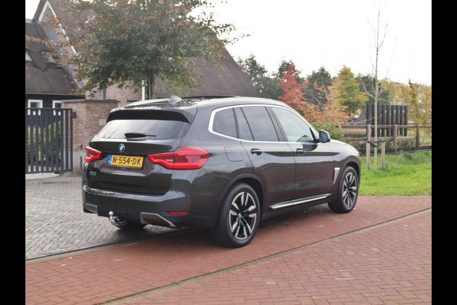 BMW iX3 Executive 80 kWh | Panoramadak | Camera | Trekhaak | Sfeerverlichting | Apple Carplay | BMW iX3 Executive 80 kWh | Panoramadak | Camera | Trekhaak | Sfeerverlichting | Apple Carplay |