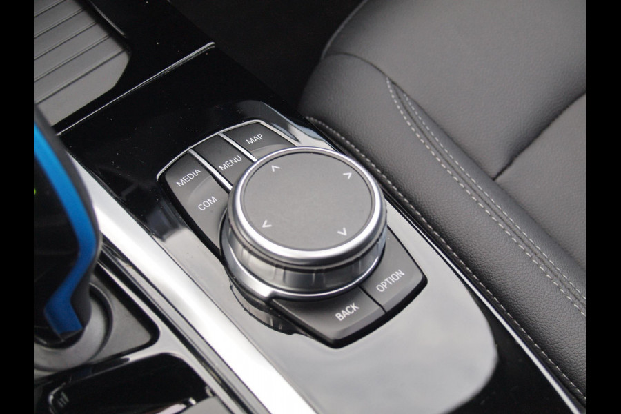 BMW iX3 Executive 80 kWh | Panoramadak | Camera | Trekhaak | Sfeerverlichting | Apple Carplay | BMW iX3 Executive 80 kWh | Panoramadak | Camera | Trekhaak | Sfeerverlichting | Apple Carplay |