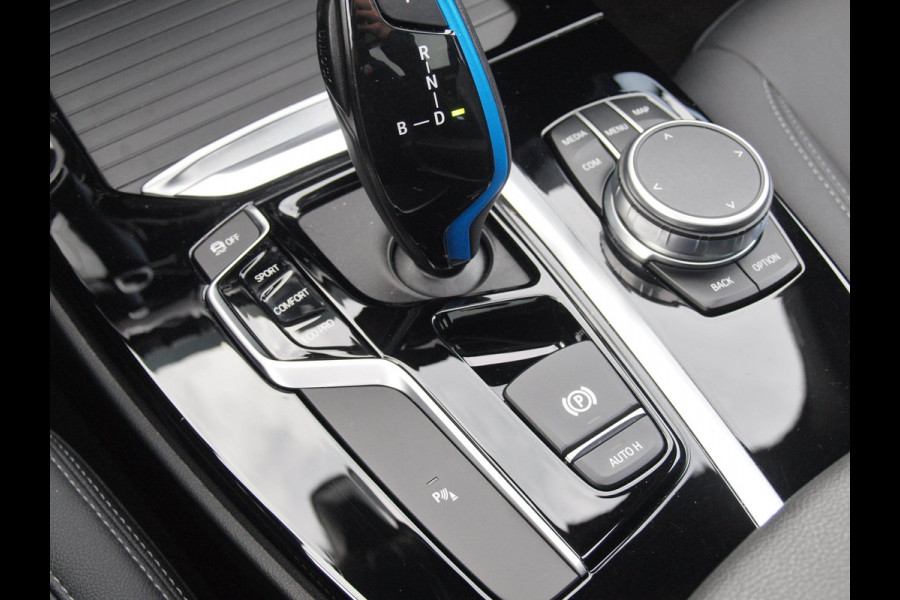 BMW iX3 Executive 80 kWh | Panoramadak | Camera | Trekhaak | Sfeerverlichting | Apple Carplay | BMW iX3 Executive 80 kWh | Panoramadak | Camera | Trekhaak | Sfeerverlichting | Apple Carplay |