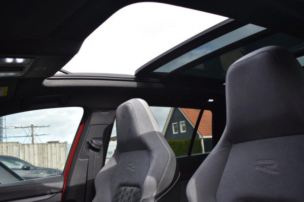 Volkswagen GOLF Variant 1.5 eTSI R-Line | MAXTON | IQ-LIGHT | PANORAMADAK | APPLE CARPLAY | ANDROID AUTO | CAMERA