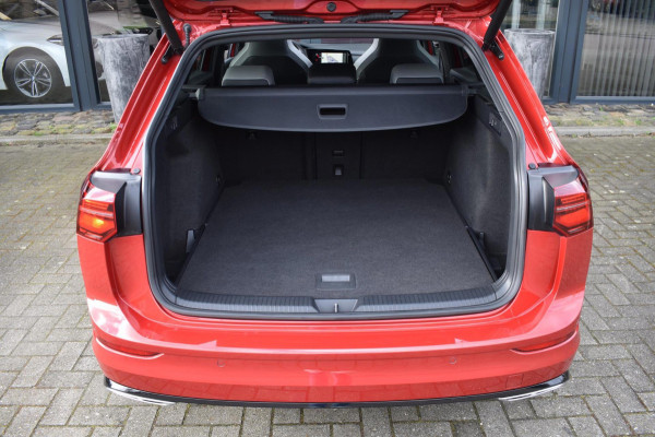 Volkswagen GOLF Variant 1.5 eTSI R-Line | MAXTON | IQ-LIGHT | PANORAMADAK | APPLE CARPLAY | ANDROID AUTO | CAMERA