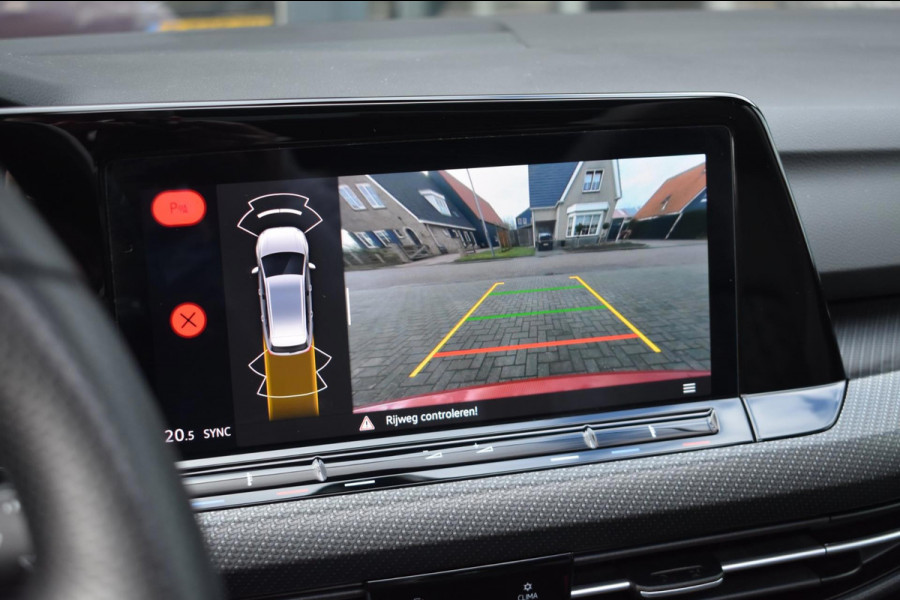 Volkswagen GOLF Variant 1.5 eTSI R-Line | MAXTON | IQ-LIGHT | PANORAMADAK | APPLE CARPLAY | ANDROID AUTO | CAMERA