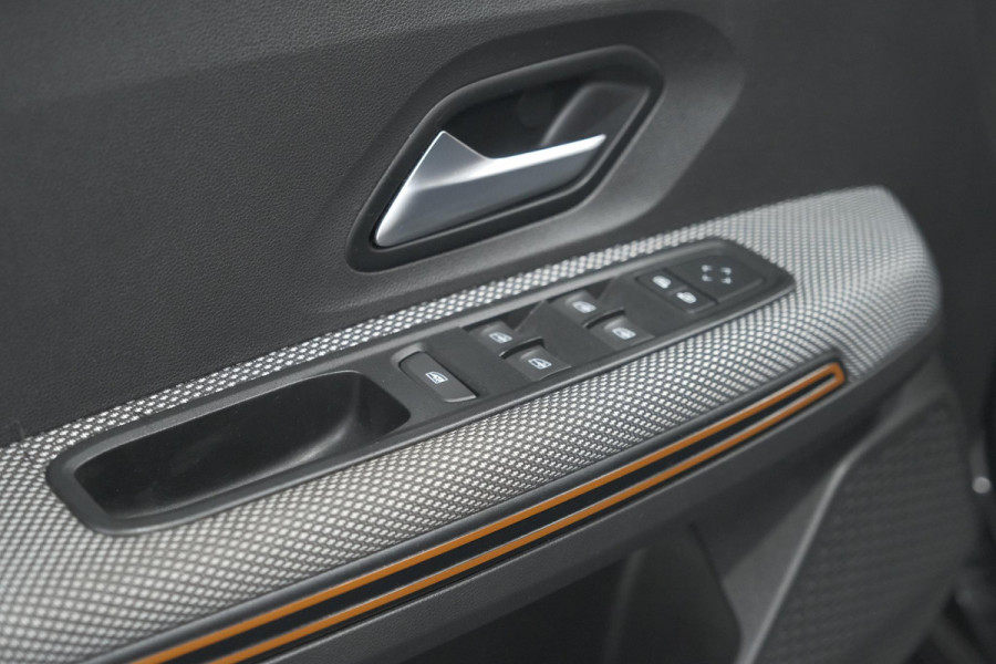 Dacia SANDERO Stepway TCe 100 Bi-Fuel Comfort | Camera | Apple Carplay | Navigatie | Parkeersensoren