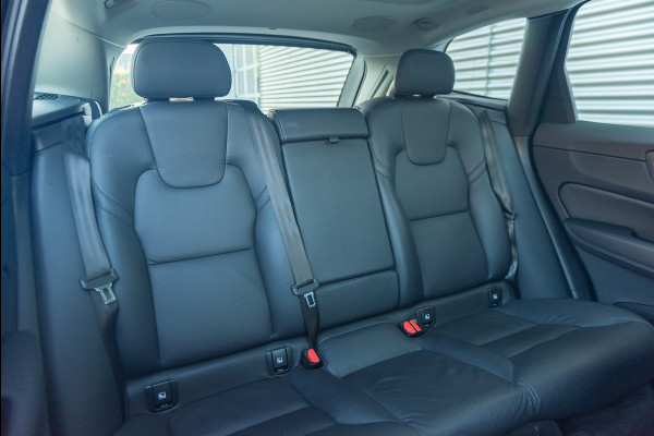 Volvo XC60 T8 Aut. Long Range Ultimate Bright ACC Parkeercamera Leder 455pk Volvo XC60 T8 Aut. Long Range Ultimate Bright ACC Parkeercamera Leder 455pk