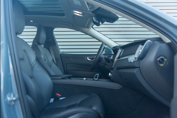 Volvo XC60 T8 Aut. Long Range Ultimate Bright ACC Parkeercamera Leder 455pk Volvo XC60 T8 Aut. Long Range Ultimate Bright ACC Parkeercamera Leder 455pk