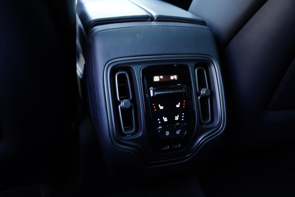 Aston Martin Dbx 4.0 V8 2022 Panoramadak 23 Inch Aston Martin Dbx 4.0 V8 2022 Panoramadak 23 Inch