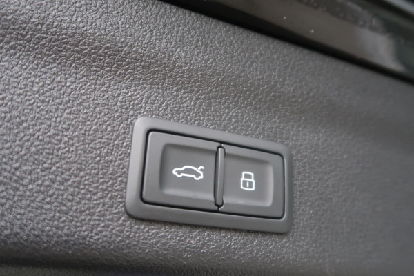 Audi A6 Avant 55 TFSI Quattro S Competition Massage Head Up Trekhaak Audi A6 Avant 55 TFSI Quattro S Competition Massage Head Up Trekhaak