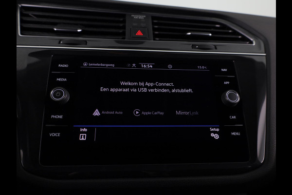 Volkswagen Tiguan Allspace 1.5 TSI Life Business 7p. Automaat (DSG) | Navigatie | Parkeersensoren | Adaptieve cruise control | Carplay | Volkswagen Tiguan Allspace 1.5 TSI Life Business 7p. Automaat (DSG) | Navigatie | Parkeersensoren | Adaptieve cruise control | Carplay |