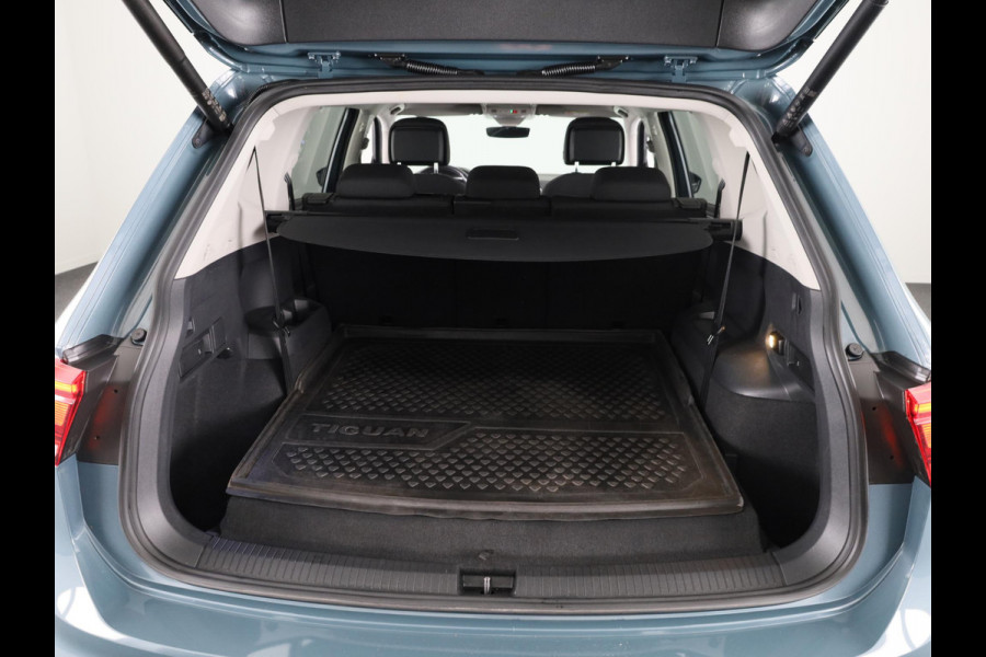 Volkswagen Tiguan Allspace 1.5 TSI Life Business 7p. Automaat (DSG) | Navigatie | Parkeersensoren | Adaptieve cruise control | Carplay | Volkswagen Tiguan Allspace 1.5 TSI Life Business 7p. Automaat (DSG) | Navigatie | Parkeersensoren | Adaptieve cruise control | Carplay |