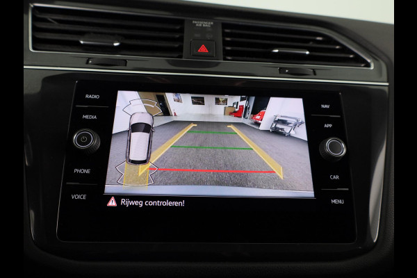 Volkswagen Tiguan Allspace 1.5 TSI Life Business 7p. Automaat (DSG) | Navigatie | Parkeersensoren | Adaptieve cruise control | Carplay | Volkswagen Tiguan Allspace 1.5 TSI Life Business 7p. Automaat (DSG) | Navigatie | Parkeersensoren | Adaptieve cruise control | Carplay |