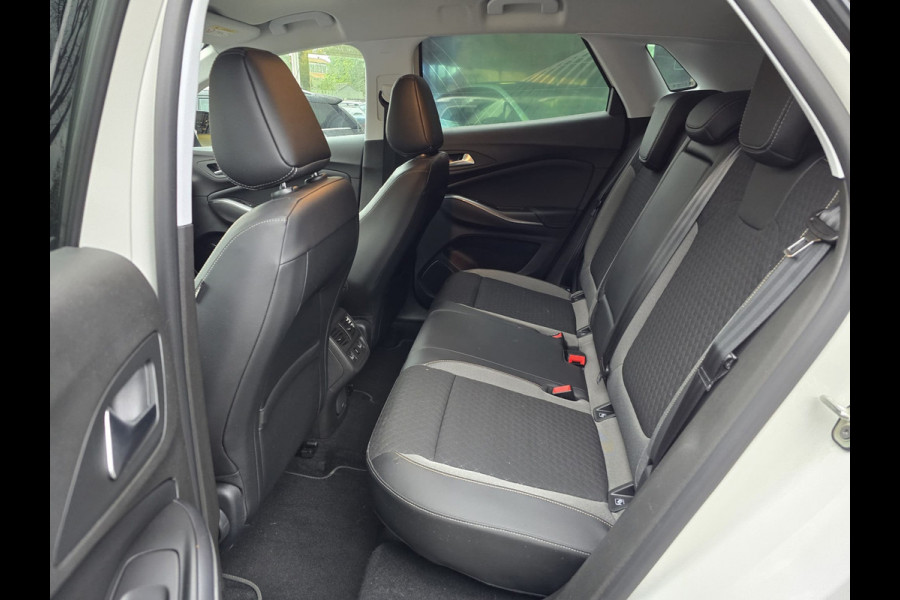 Opel Grandland X 1.2 Turbo Innovation | 2E EIGENAAR| 12 MND GARANTIE | NAVI | CAMERA | TREKHAAK |