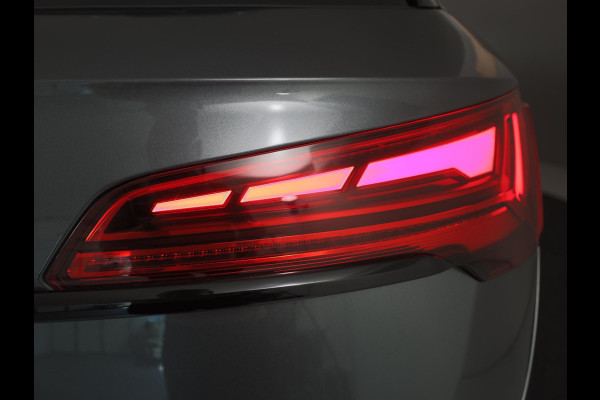 Audi Q5 50 TFSI e S-line Competition 299pk |  Panoramadak | Gratis Winterset | Wegklapbare trekhaak | B&O Audio