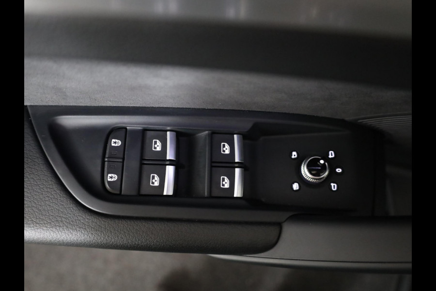 Audi Q5 50 TFSI e S-line Competition 299pk |  Panoramadak | Gratis Winterset | Wegklapbare trekhaak | B&O Audio