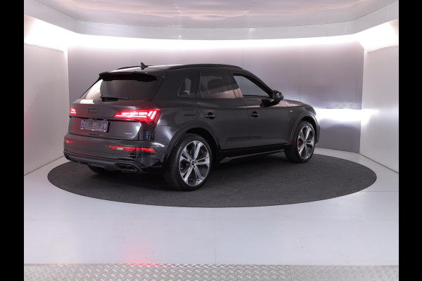 Audi Q5 55 TFSI e quattro S Competition 367 pk S-tronic | Verlengde garantie | Gratis Winterset | Panoramadak | Trekhaak (wegklapbaar) | Parkeersensoren | Achteruitrijcamera | Stoelverwarming v/a | S-Line | Audi Q5 55 TFSI e quattro S Competition 367 pk S-tronic | Verlengde garantie | Gratis Winterset | Panoramadak | Trekhaak (wegklapbaar) | Parkeersensoren | Achteruitrijcamera | Stoelverwarming v/a | S-Line |