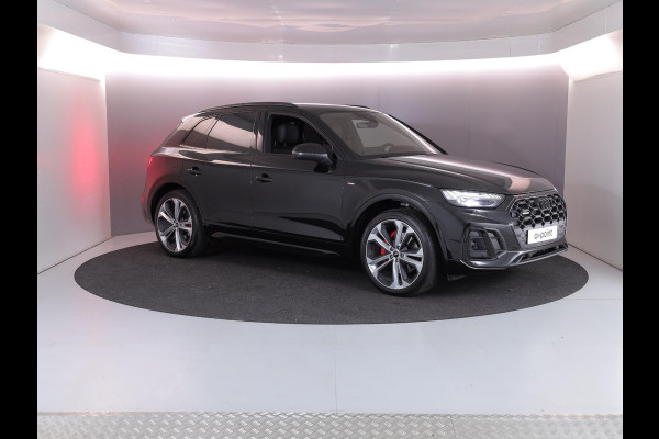 Audi Q5 55 TFSI e quattro S Competition 367 pk S-tronic | Verlengde garantie | Gratis Winterset | Panoramadak | Trekhaak (wegklapbaar) | Parkeersensoren | Achteruitrijcamera | Stoelverwarming v/a | S-Line | Audi Q5 55 TFSI e quattro S Competition 367 pk S-tronic | Verlengde garantie | Gratis Winterset | Panoramadak | Trekhaak (wegklapbaar) | Parkeersensoren | Achteruitrijcamera | Stoelverwarming v/a | S-Line |