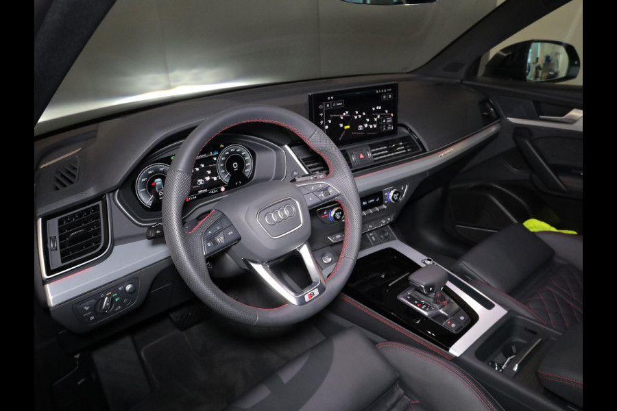 Audi Q5 55 TFSI e quattro S Competition 367 pk S-tronic | Verlengde garantie | Gratis Winterset | Panoramadak | Trekhaak (wegklapbaar) | Parkeersensoren | Achteruitrijcamera | Stoelverwarming v/a | S-Line | Audi Q5 55 TFSI e quattro S Competition 367 pk S-tronic | Verlengde garantie | Gratis Winterset | Panoramadak | Trekhaak (wegklapbaar) | Parkeersensoren | Achteruitrijcamera | Stoelverwarming v/a | S-Line |