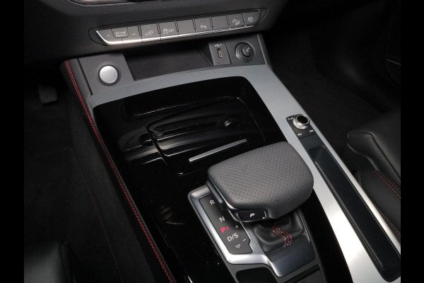 Audi Q5 55 TFSI e quattro S Competition 367 pk S-tronic | Verlengde garantie | Gratis Winterset | Panoramadak | Trekhaak (wegklapbaar) | Parkeersensoren | Achteruitrijcamera | Stoelverwarming v/a | S-Line | Audi Q5 55 TFSI e quattro S Competition 367 pk S-tronic | Verlengde garantie | Gratis Winterset | Panoramadak | Trekhaak (wegklapbaar) | Parkeersensoren | Achteruitrijcamera | Stoelverwarming v/a | S-Line |