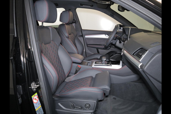 Audi Q5 55 TFSI e quattro S Competition 367 pk S-tronic | Verlengde garantie | Gratis Winterset | Panoramadak | Trekhaak (wegklapbaar) | Parkeersensoren | Achteruitrijcamera | Stoelverwarming v/a | S-Line | Audi Q5 55 TFSI e quattro S Competition 367 pk S-tronic | Verlengde garantie | Gratis Winterset | Panoramadak | Trekhaak (wegklapbaar) | Parkeersensoren | Achteruitrijcamera | Stoelverwarming v/a | S-Line |