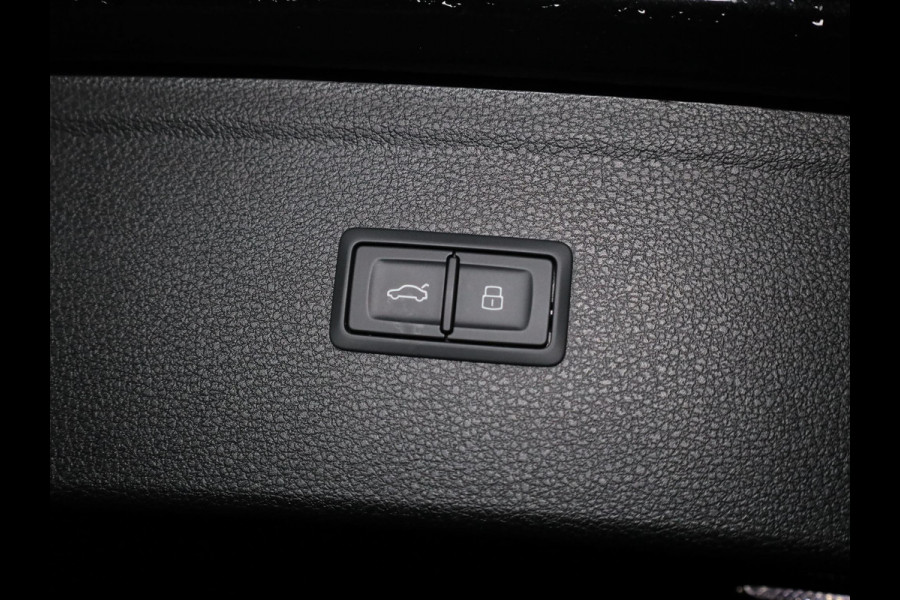 Audi Q5 55 TFSI e quattro S Competition 367 pk S-tronic | Verlengde garantie | Gratis Winterset | Panoramadak | Trekhaak (wegklapbaar) | Parkeersensoren | Achteruitrijcamera | Stoelverwarming v/a | S-Line | Audi Q5 55 TFSI e quattro S Competition 367 pk S-tronic | Verlengde garantie | Gratis Winterset | Panoramadak | Trekhaak (wegklapbaar) | Parkeersensoren | Achteruitrijcamera | Stoelverwarming v/a | S-Line |