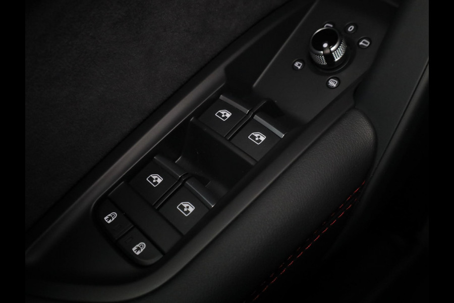 Audi Q5 55 TFSI e quattro S Competition 367 pk S-tronic | Verlengde garantie | Gratis Winterset | Panoramadak | Trekhaak (wegklapbaar) | Parkeersensoren | Achteruitrijcamera | Stoelverwarming v/a | S-Line | Audi Q5 55 TFSI e quattro S Competition 367 pk S-tronic | Verlengde garantie | Gratis Winterset | Panoramadak | Trekhaak (wegklapbaar) | Parkeersensoren | Achteruitrijcamera | Stoelverwarming v/a | S-Line |