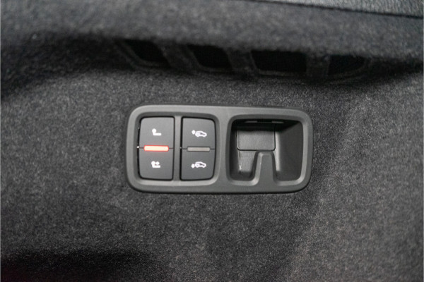 Audi Q8 60 TFSI E Quattro S-Edition Competition 490PK FACELIFT | 2025 PER DIRECT LEVERBAAR | 5 Jaar Garantie | BOMVOL!