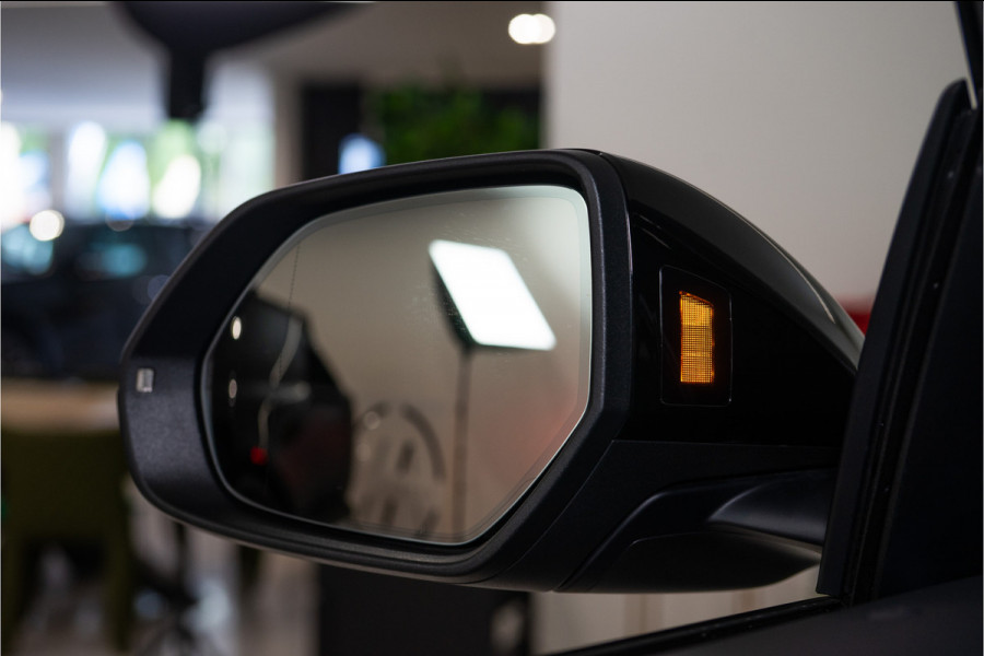 Audi Q8 60 TFSI E Quattro S-Edition Competition 490PK FACELIFT | 2025 DIRECT LEVERBAAR | 3D B&O | 5 JAAR GARANTIE | VOL OPTIE Audi Q8 60 TFSI E Quattro S-Edition Competition 490PK FACELIFT | 2025 DIRECT LEVERBAAR | 3D B&O | 5 JAAR GARANTIE | VOL OPTIE