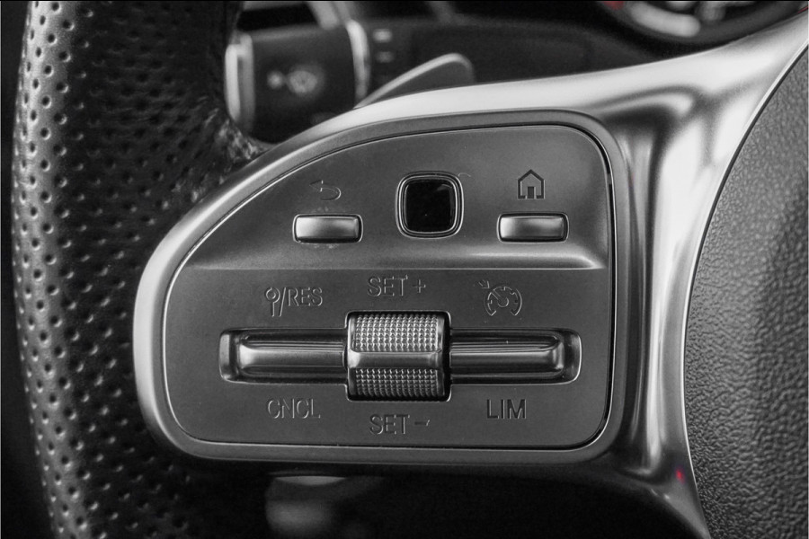 Mercedes-Benz GLC Coupé 300e 4M AMG Line Night Pano 360° Camera 19" Mercedes-Benz GLC Coupé 300e 4M AMG Line Night Pano 360° Camera 19"