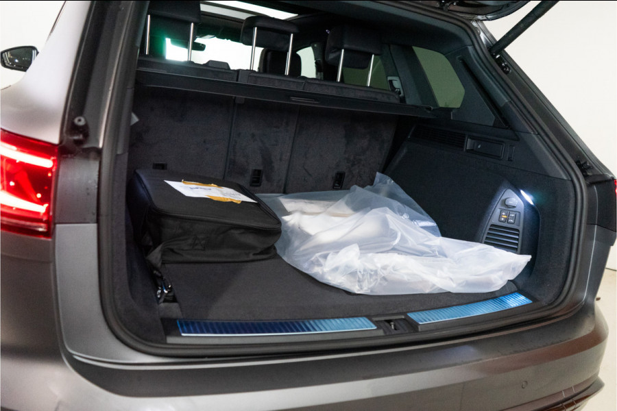 Volkswagen Touareg R 3.0 TSi eHybrid 4MOTION R 463PK | 2025 DIRECT LEVERBAAR | VOL OPTIE!