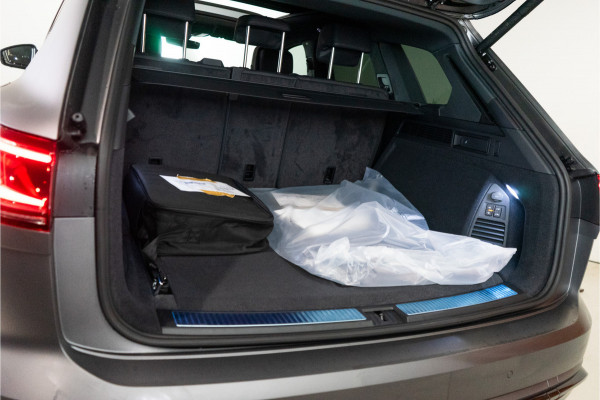 Volkswagen Touareg R 3.0 TSi eHybrid 4MOTION R 463PK | 2025 DIRECT LEVERBAAR | VOL OPTIE!