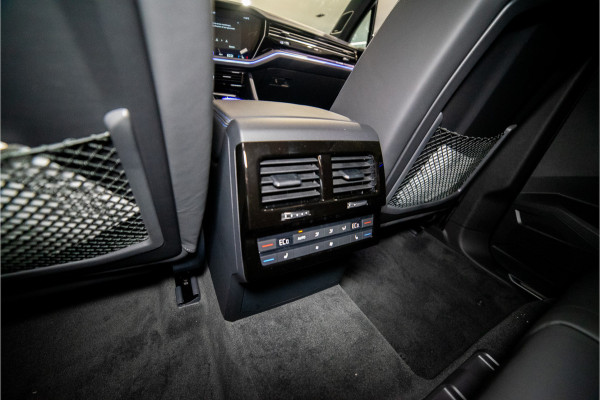 Volkswagen Touareg R 3.0 TSi eHybrid 4MOTION R 463PK | 2025 DIRECT LEVERBAAR | VOL OPTIE!